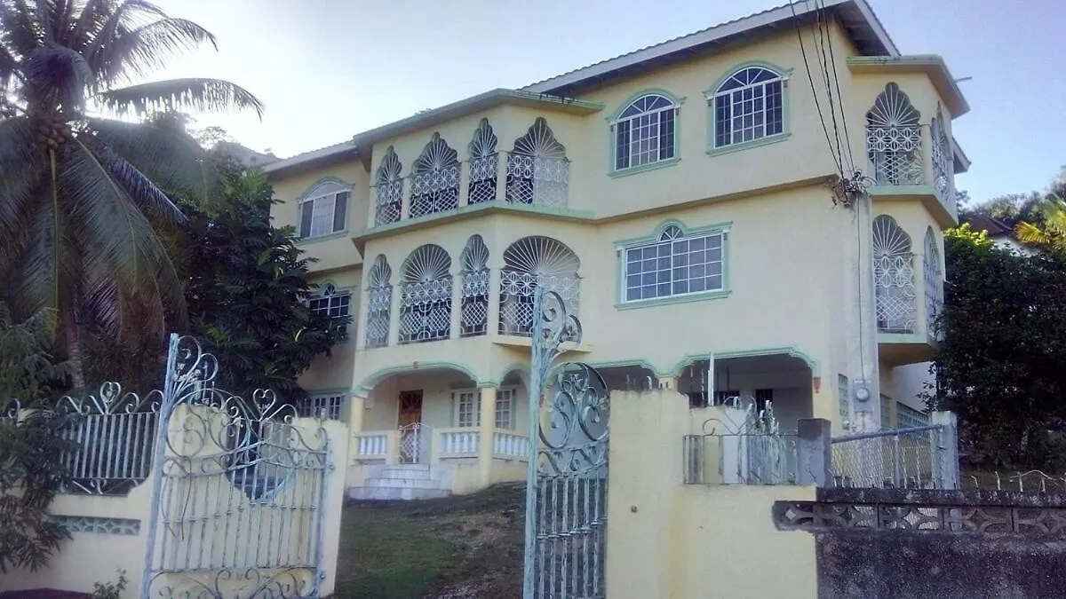 Entire Relaxation Home With Parking 몬테고 베이 자메이카