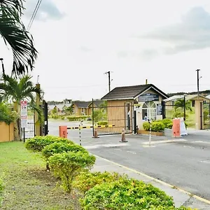The Rest Stop-b- 15 Min From Airport/24hrs Security Apartment